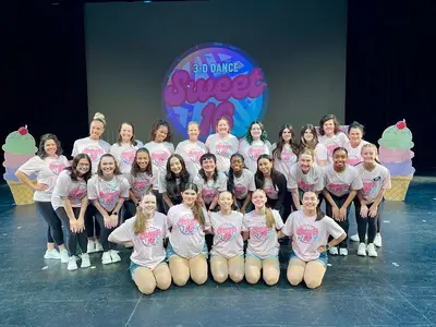 3-D Dance Celina image 1